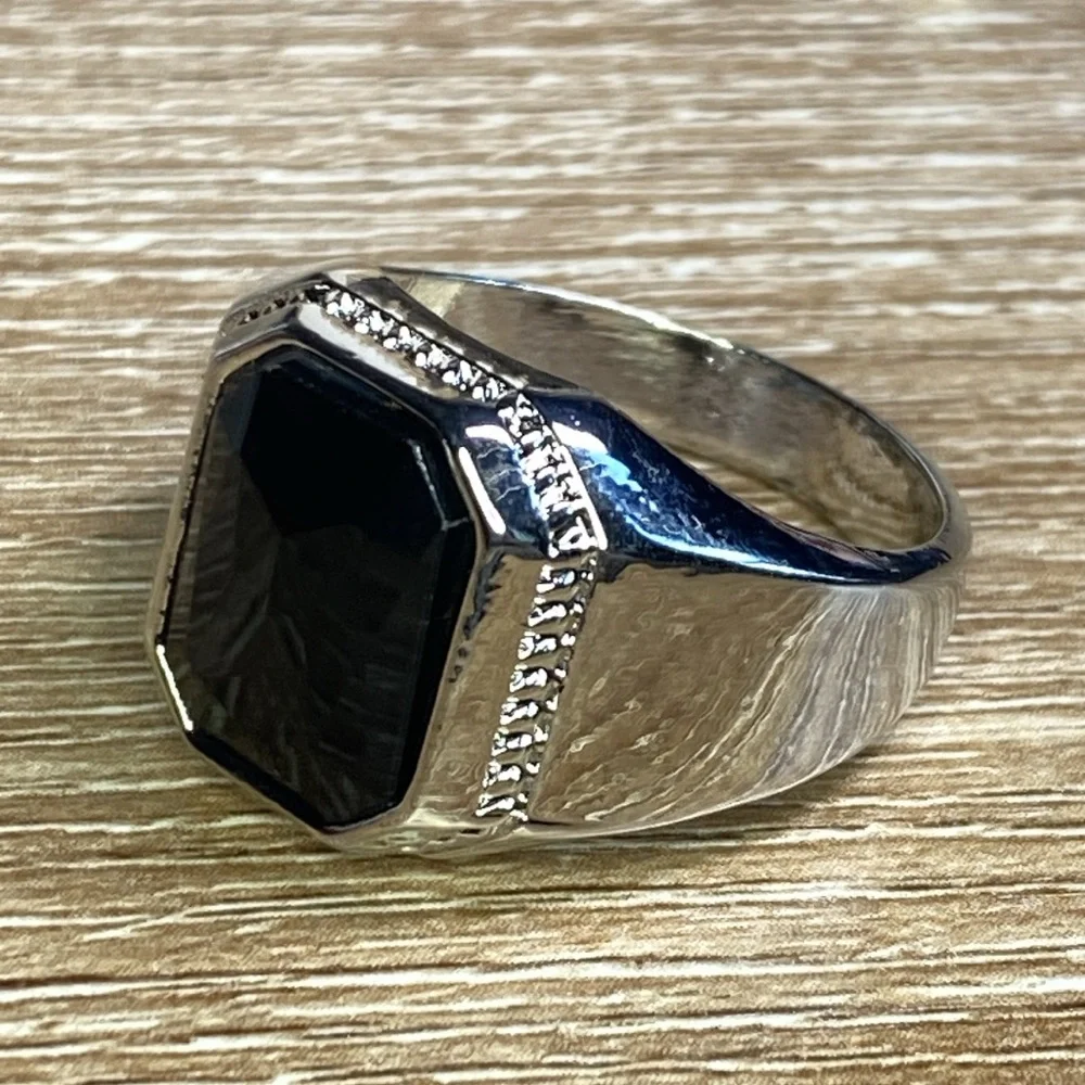 Men’s Black & Silvertone Signet Style Ring - Picture 2 of 10